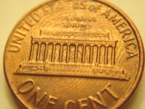 2000-Lincoln-Memorial-Cent-Stuck-Through-Cloth?